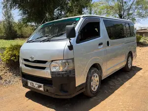 Toyota HiAce 2016 Silver