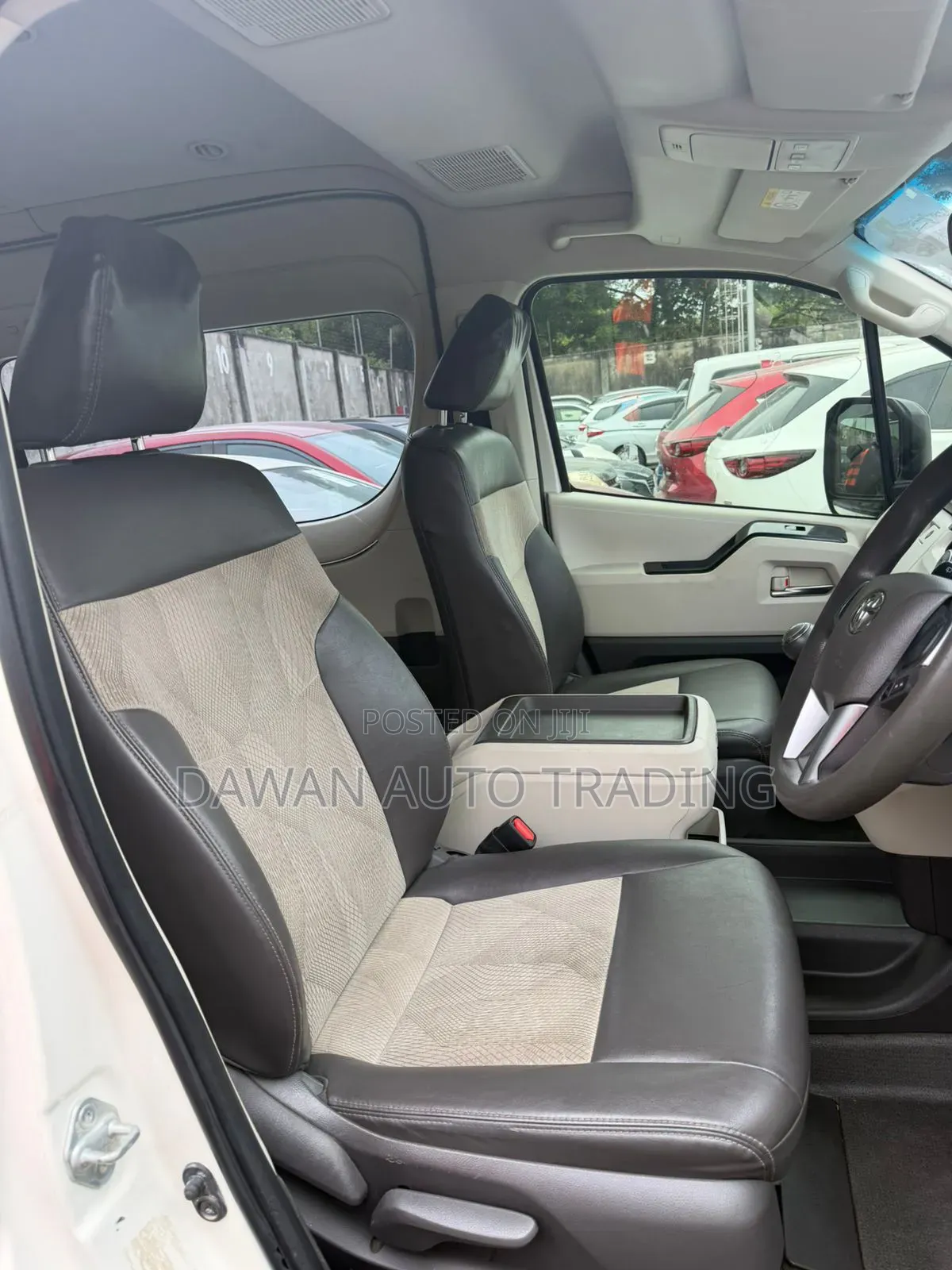 Toyota HiAce 2019 White