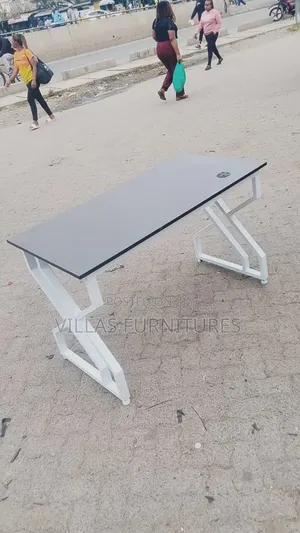 Metallic Frame Study Table