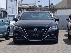 Toyota Crown 2019 Black