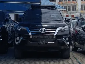 Toyota Fortuner 2018 Black