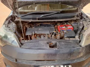Toyota Spade 2014 Silver