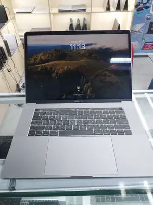 Laptop Apple MacBook Pro 2018 16GB Intel Core i7 SSD 512GB