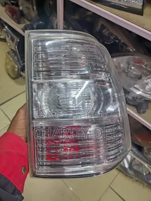 Mistubishi Pajero Shogun Tailight