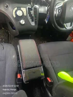 Armrest Console Installed On Sienta Car/ Armrest Centre Console Box