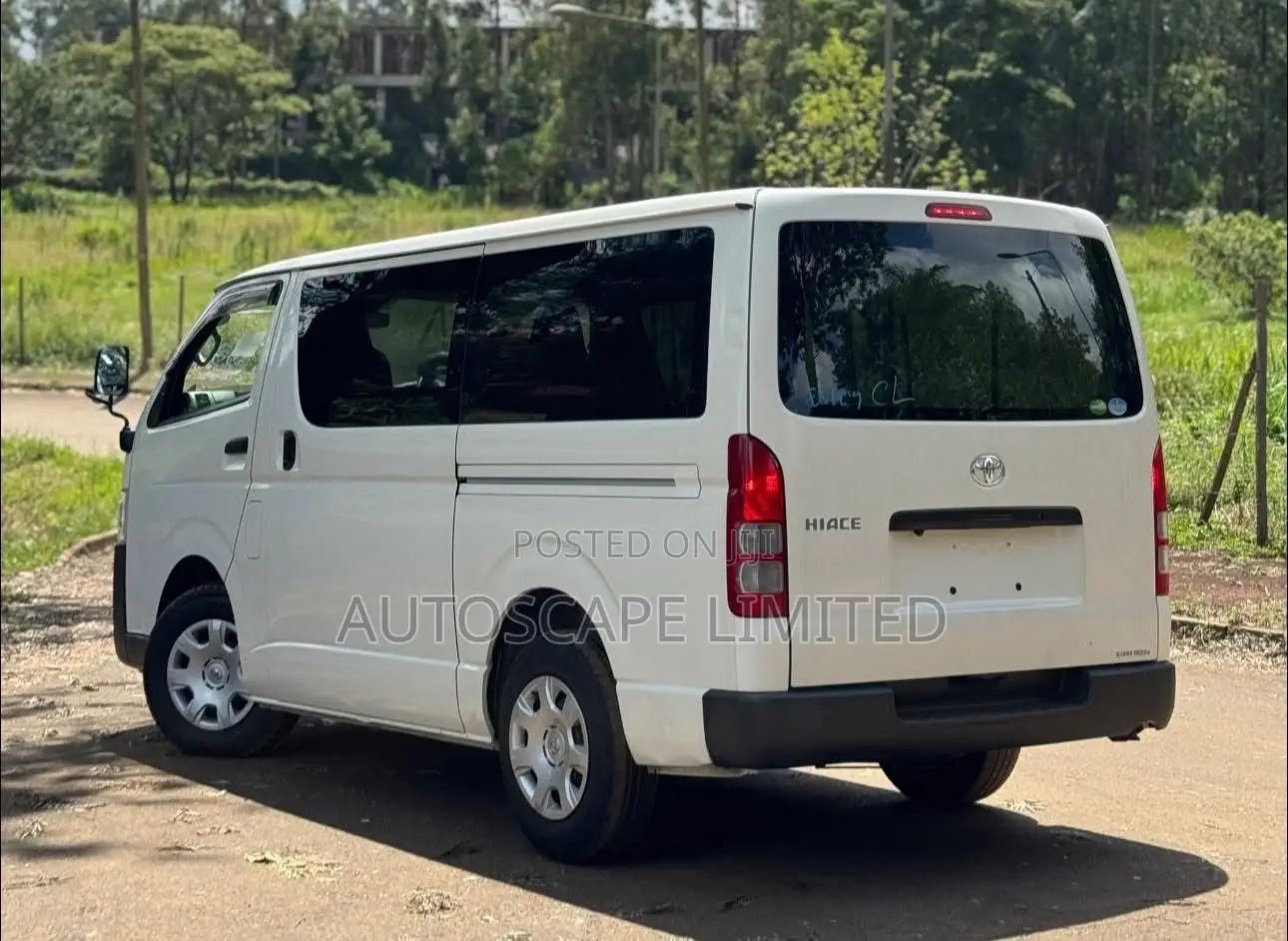 Toyota HiAce 2019 White