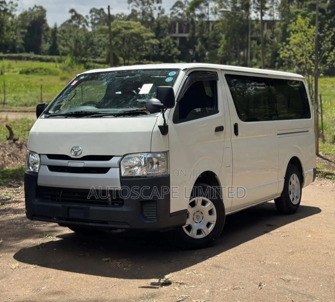 Toyota HiAce 2019 White