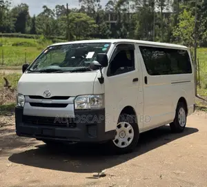 Toyota HiAce 2019 White