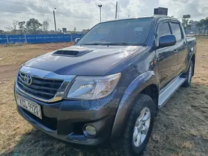 Toyota Hilux 2013 Gray