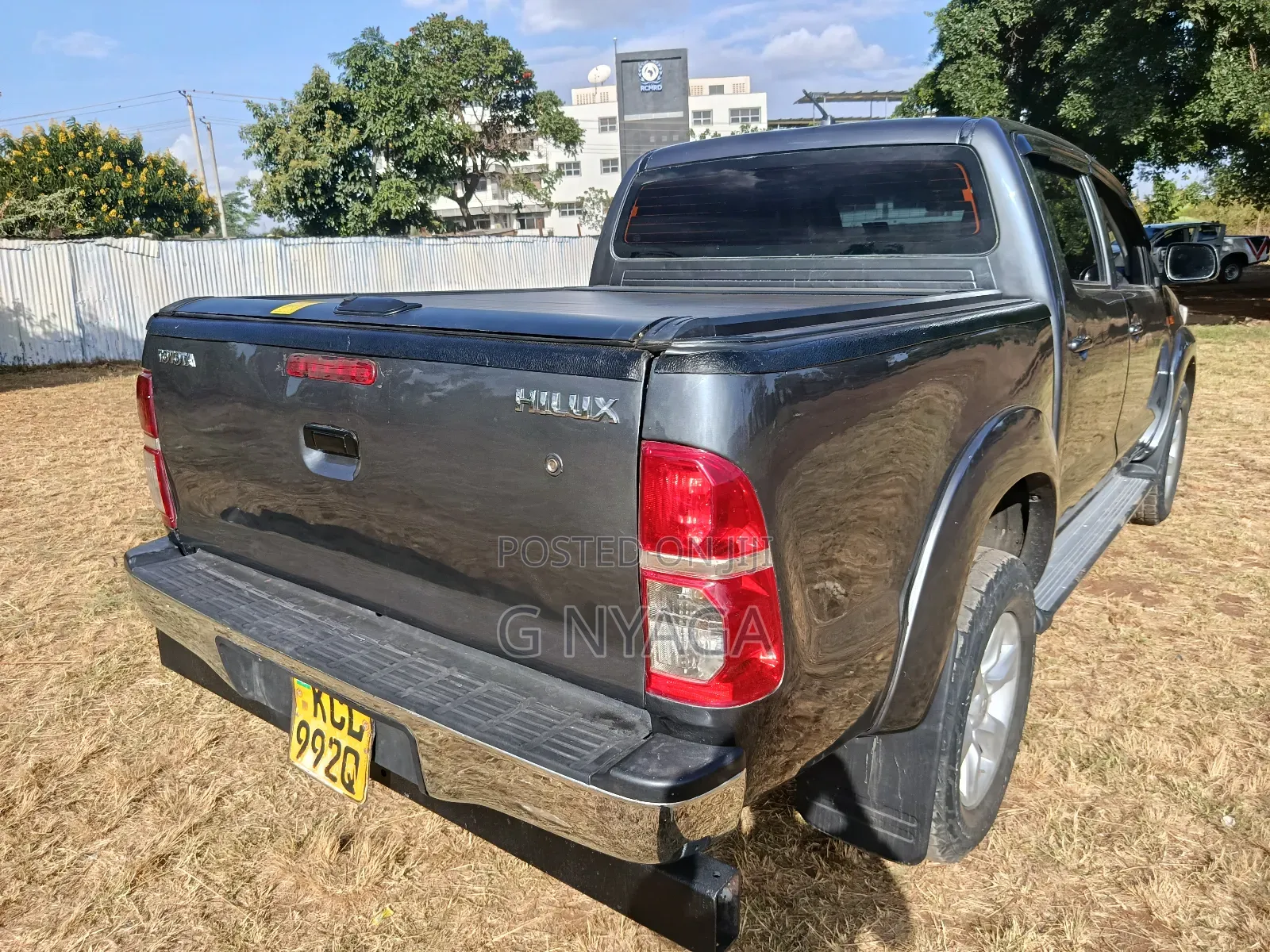 Toyota Hilux 2013 Gray