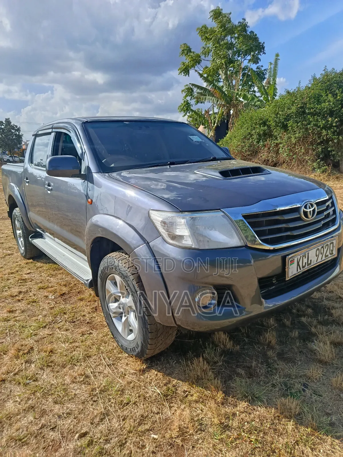 Toyota Hilux 2013 Gray