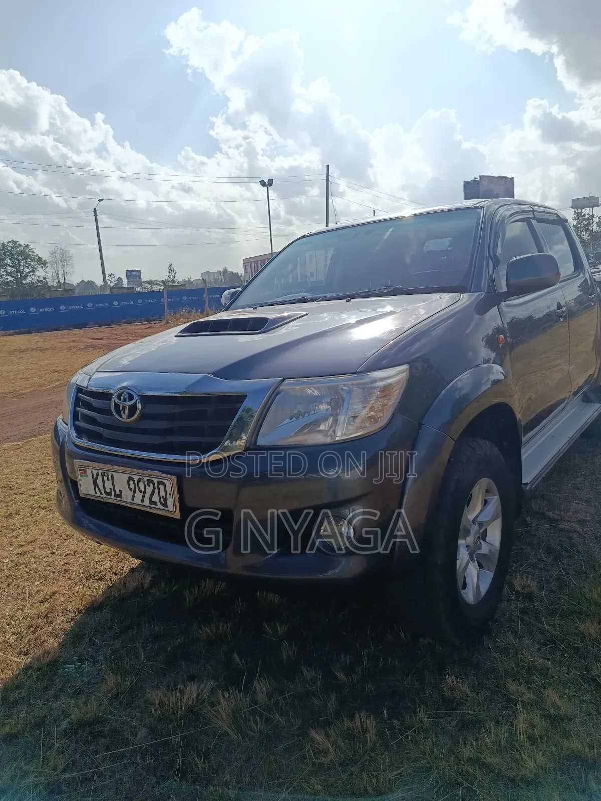 Toyota Hilux 2013 Gray