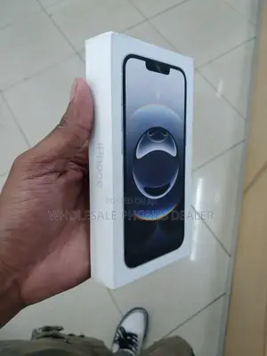 New Apple iPhone 16e 128 GB Silver