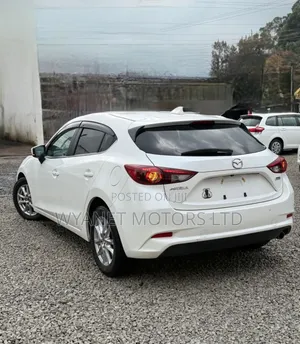 Mazda Axela 2019 White