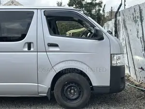 Toyota HiAce 2019 Silver