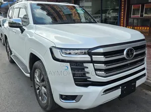 Toyota Land Cruiser 2023 White