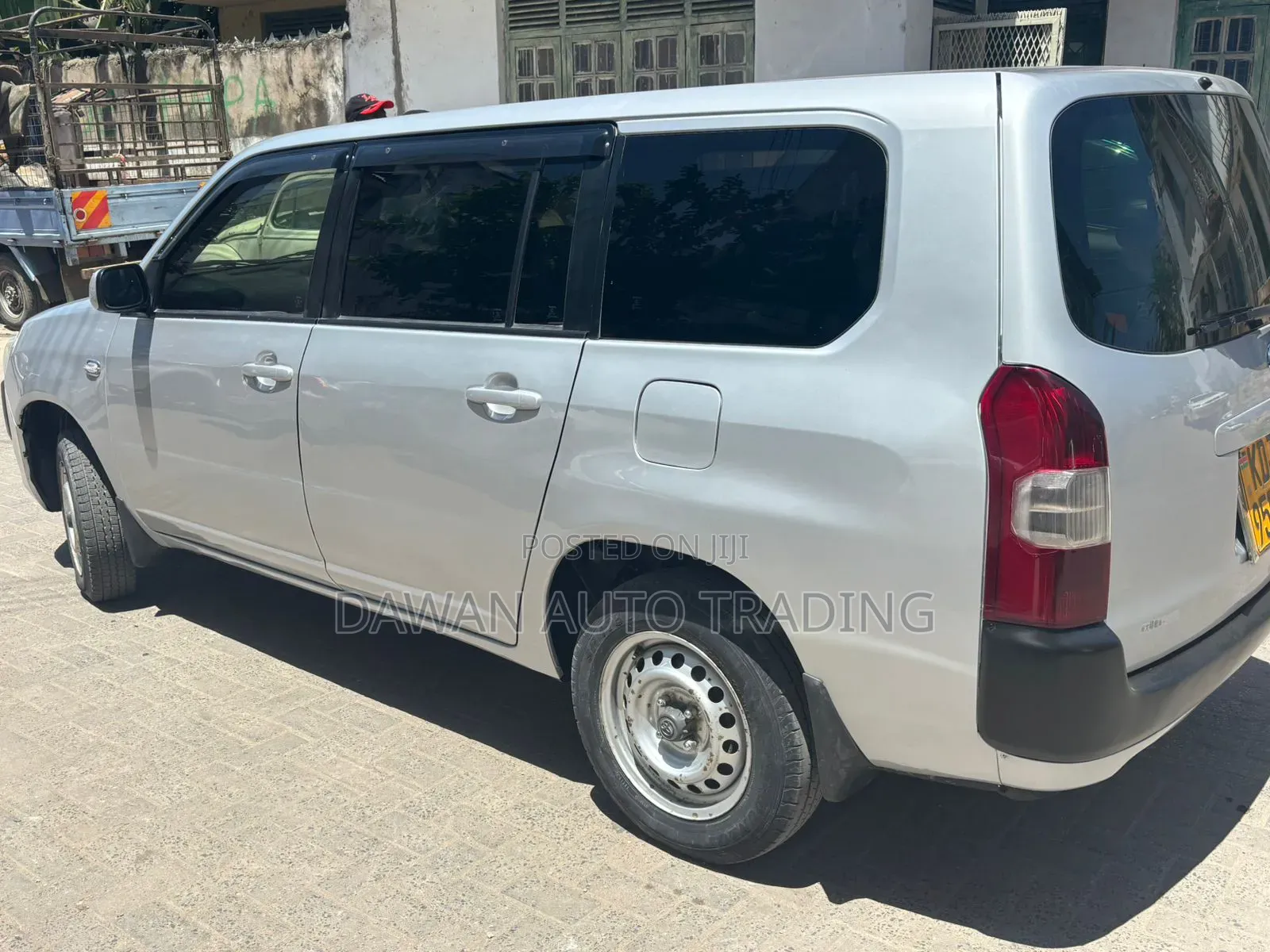 Toyota Succeed SV Premium 2016 Silver
