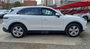 Porsche Cayenne 2019 White