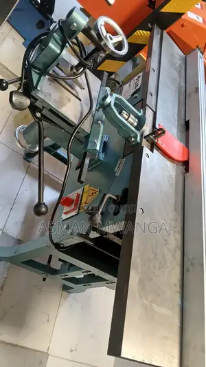 Multi–Use Woodworking Machine 8 in 1