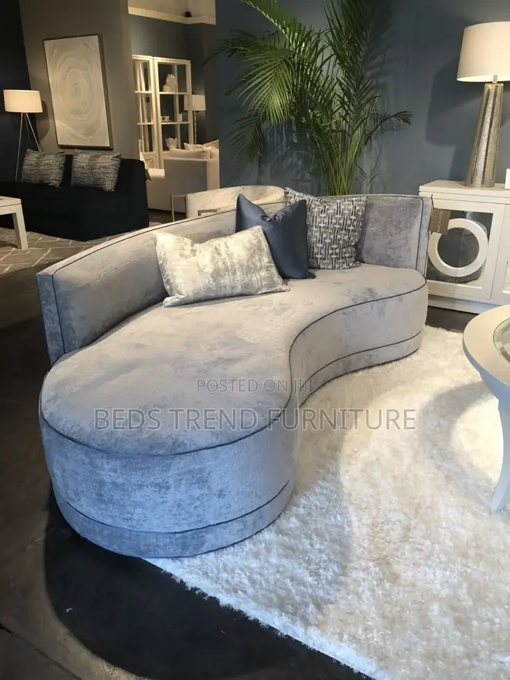 Distinctive 3 Seater Modern Seat
