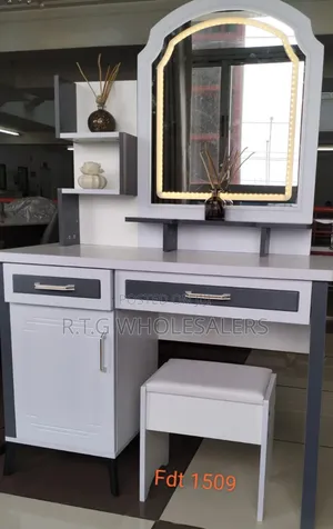 Modern Executive Big Dressing Table With Sliding Mirror