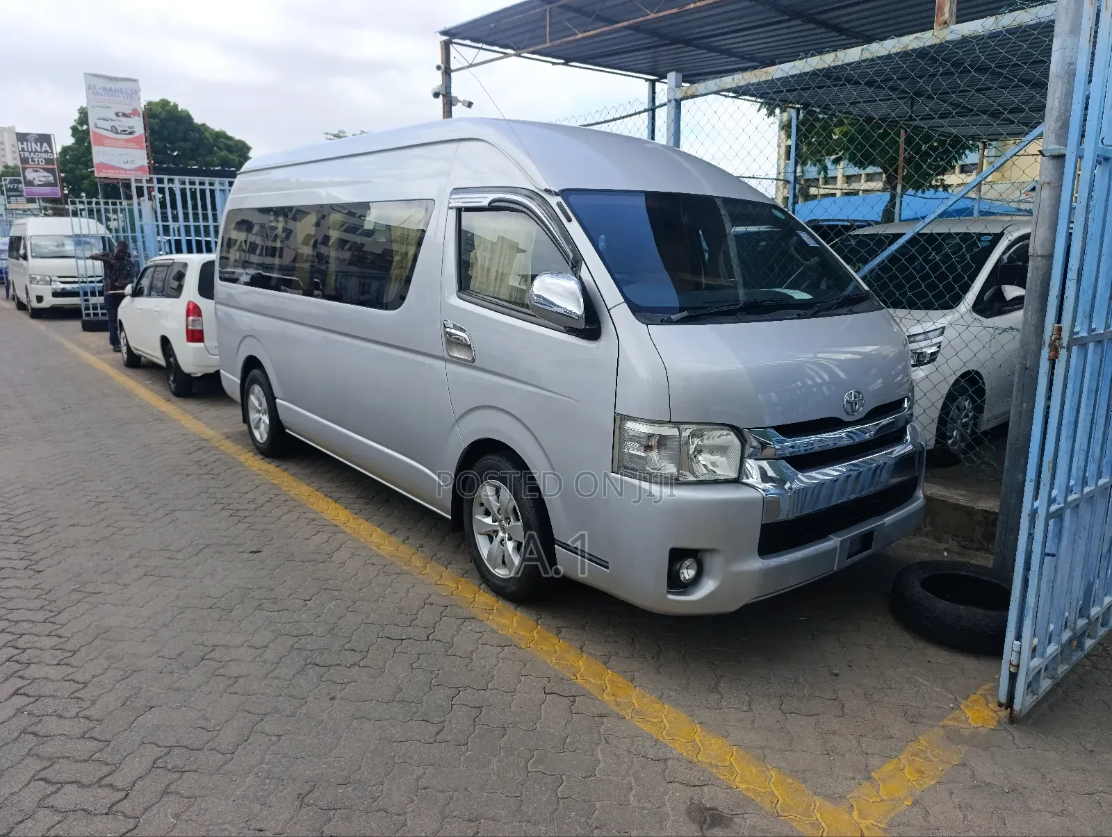 Toyota Grand HiAce 2018 Silver