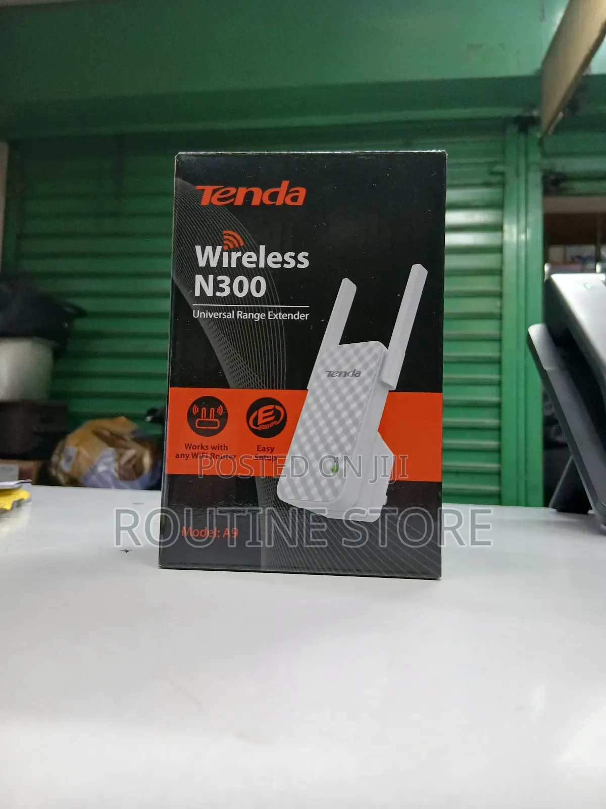 Tenda Wireless N300 Range Extender A9
