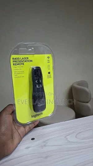 Logitech R400 Wireless Presentation Remote - Black