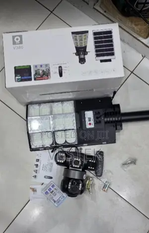 Solar Streetlight With Wireless 4g Triple Lens CCTV Camera