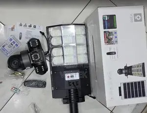 Triple Lens 4g Solar CCTV Camera With 180w Street Light Floodlight