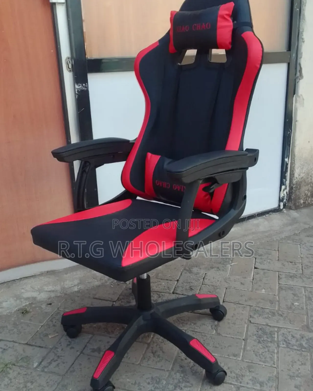 Executive Gaming Chair – Ergonomic High‐Back With Lumbar Support