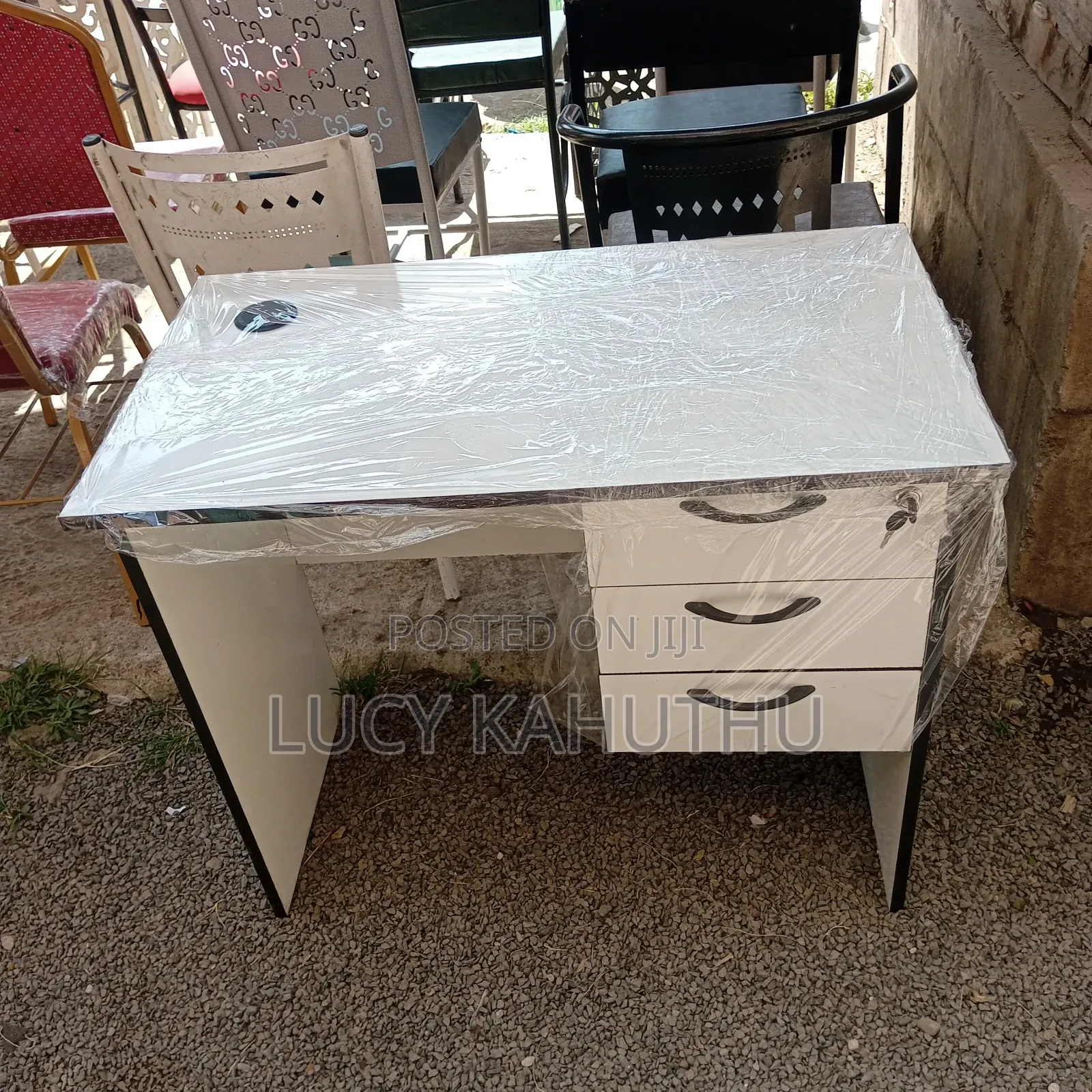 Manicure Table With Wood Frame and Drawers