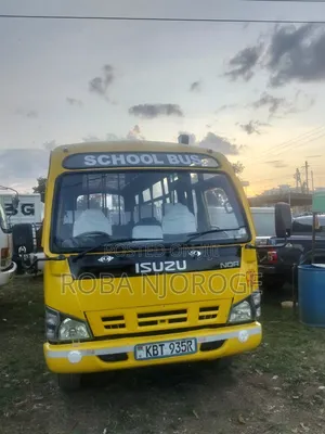 Isuzu NQR 2011 Yellow