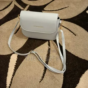 *Wide Shoulder Strap Square Crossbody Sling Bag*