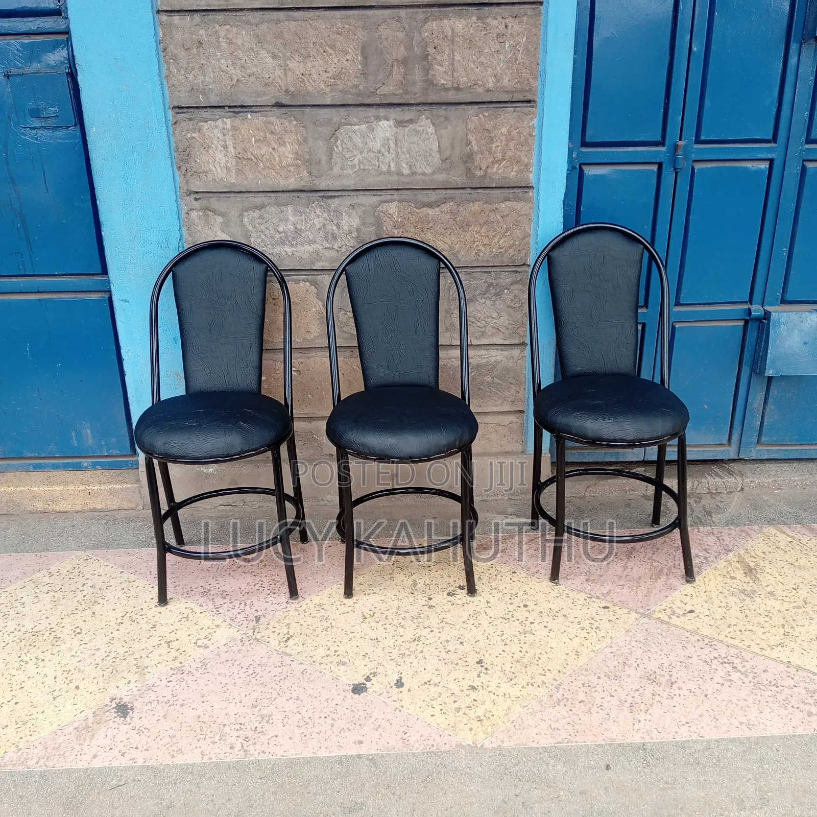 Simple Black Restaurant Set