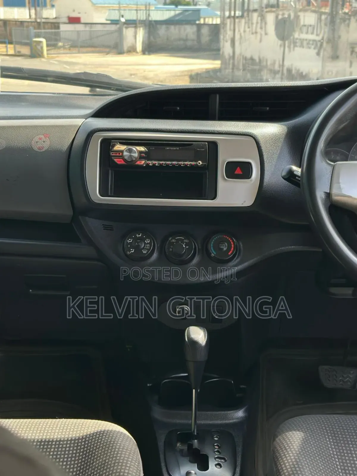 Toyota Vitz 2017 White