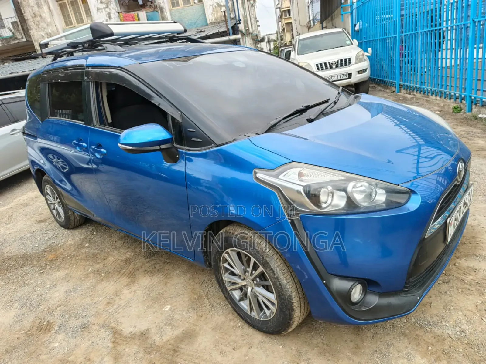 Toyota Sienta 2017 Blue