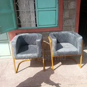 Alluring Sofa With Round Leg