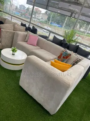 Compounded 6 Seater Modern L Seat
