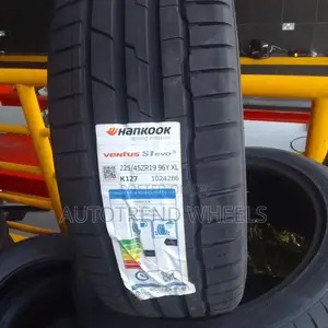 225/45z R19 Hankook Tire