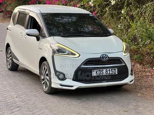 Toyota Sienta 2018 White