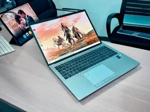 New Laptop HP ZBook Firefly 16 G10 16GB Intel Core i7 SSD 512GB