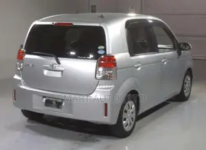 Toyota Spade 2019 Silver