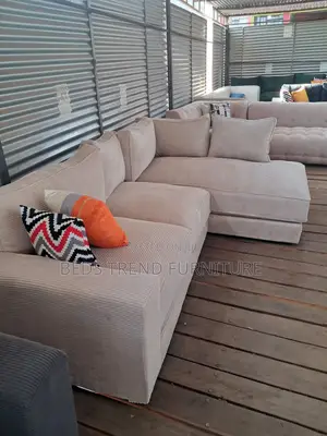 Welcoming Cushioned 6 Seater L Seat
