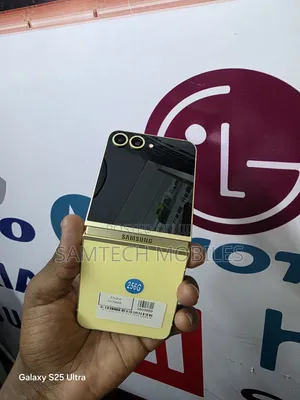 Samsung Galaxy Z Flip6 256 GB Gold