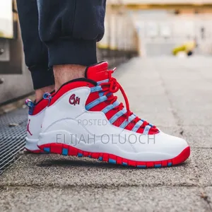 Air Jordan 10 Retro 'chicago City Flag' Sneaker.