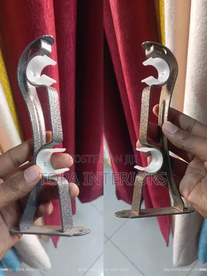 Double Brackets With Plastic Clips for Curtain Rods