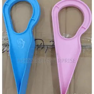 Plastic Bed Spread Tool (Mattress Lifter)