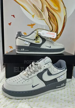 Nike Airforce 1 'light Gray'
Quality 👌🏼👌🏼
Sizes 38-45