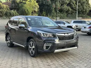 Subaru Forester Premium AWD 2019 Gray